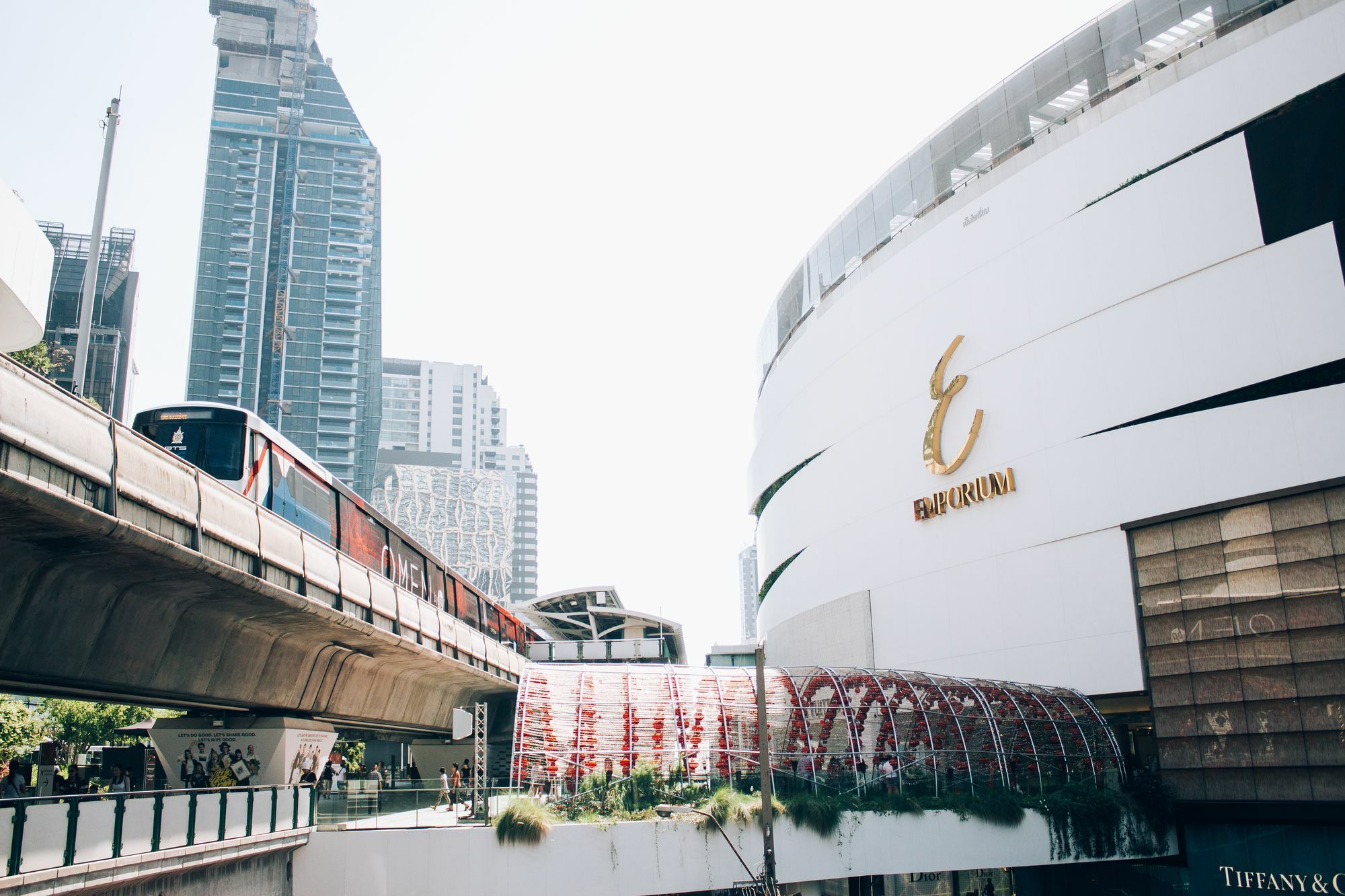 Weeping Willow Sukhumvit 26 Banguecoque Exterior foto
